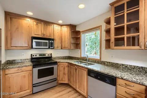 Kitchen - 225 Eagle Dr # 5C, Avon, CO 81620 photo 1 of 2
