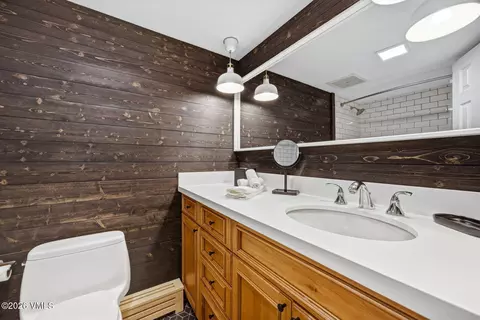 Bath - 264 Eagle Dr #201, Avon, CO 81620 photo 3 of 3