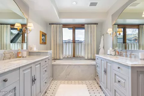 Bath - 1330 Sandstone Dr, Vail, CO 81657 photo 3 of 9