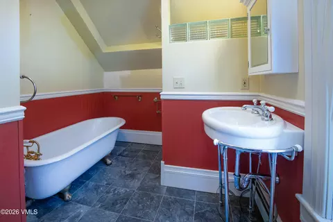 Bath - 101 Eagle St, Red Cliff, CO 81649 photo 3 of 7