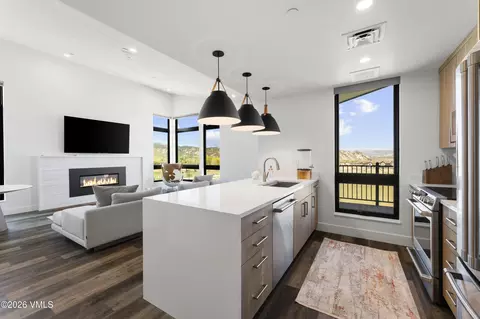 Kitchen - 91 Mount Hope Cir #E304, Eagle, CO 81631 photo 7 of 7