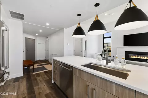 Kitchen - 91 Mount Hope Cir #E304, Eagle, CO 81631 photo 3 of 7