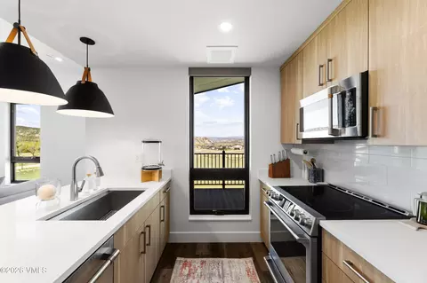 Kitchen - 91 Mount Hope Cir #E304, Eagle, CO 81631 photo 2 of 7