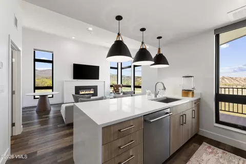 Kitchen - 91 Mount Hope Cir #E304, Eagle, CO 81631 photo 1 of 7