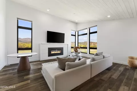 Living - 91 Mount Hope Cir #E304, Eagle, CO 81631 photo 5 of 5