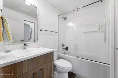 Bath - 91 Mount Hope Cir #E304, Eagle, CO 81631 photo 2 of 3