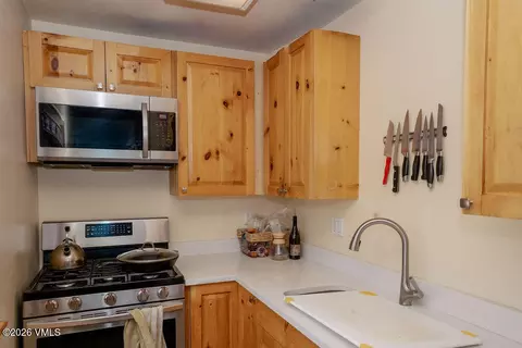 Kitchen - 752 Mesa Dr, Eagle, CO 81631 photo 4 of 5