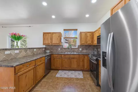 Kitchen - 679 E Second St, Eagle, CO 81631 photo 3 of 5