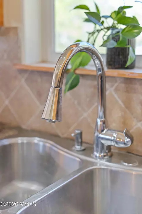 Kitchen - 679 E Second St, Eagle, CO 81631 photo 4 of 5