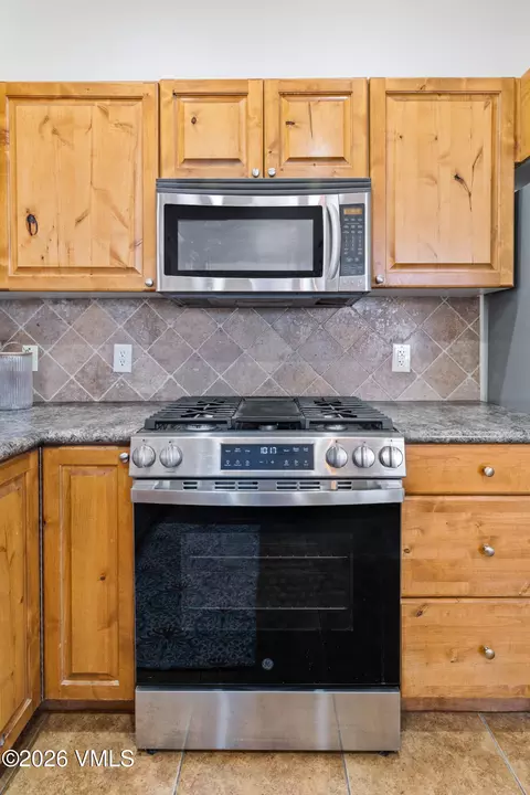 Kitchen - 679 E Second St, Eagle, CO 81631 photo 2 of 5