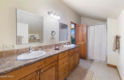 Bath - 679 E Second St, Eagle, CO 81631 photo 5 of 6