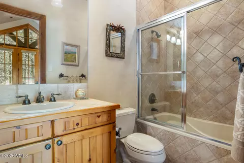 Bath - 121 Borders Rd, Beaver Creek, CO 81620 photo 4 of 8