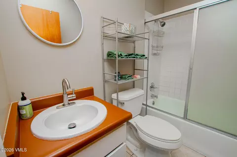 Bath - 704 Bull Run, Eagle, CO 81631 photo 1 of 2
