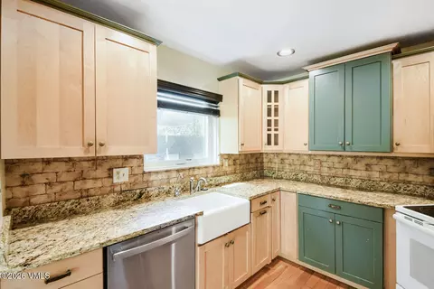 Kitchen - 32 Eagle Rd # 3, Avon, CO 81620 photo 1 of 3