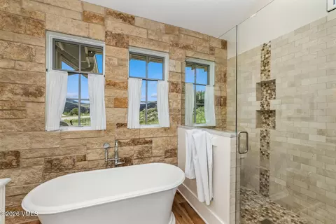 Bath - 37 Lariat Ct, Edwards, CO 81632 photo 2 of 8