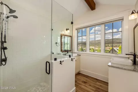 Bath - 37 Lariat Ct, Edwards, CO 81632 photo 6 of 8