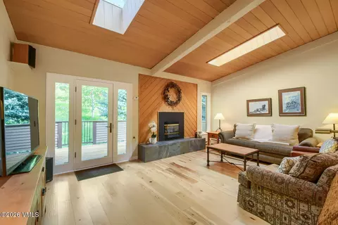 2570 Kinnickinnick Rd #H4, Vail, CO 81657