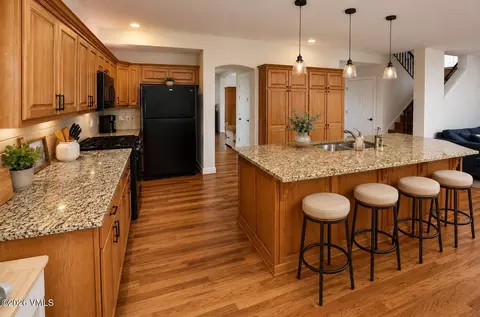 Kitchen - 25 Eagle Ranch Rd, Eagle, CO 81631 photo 2 of 2