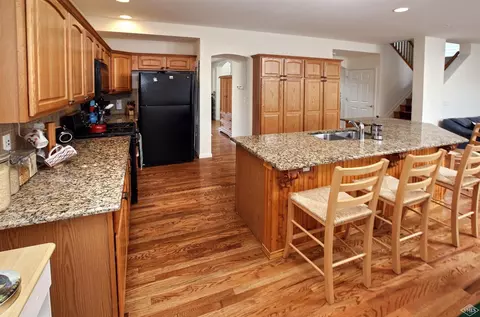 Kitchen - 25 Eagle Ranch Rd, Eagle, CO 81631 photo 1 of 2