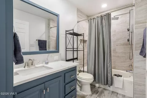 Bath - 11 Salmon Loop, Gypsum, CO 81637 photo 4 of 4