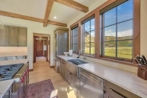 Kitchen - 664 Hunters View Ln, Eagle, CO 81631 photo 6 of 7