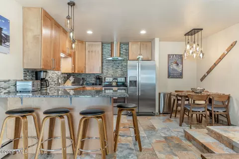 1040 Vail View Dr #305, Vail, CO 81657