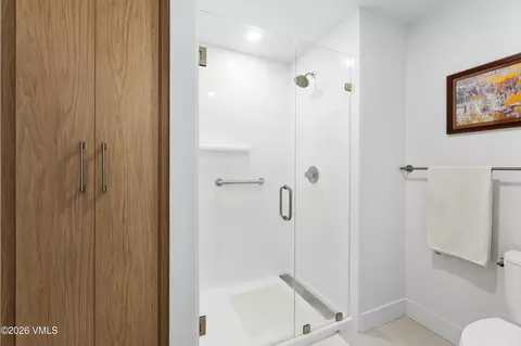 Bath - 91 Mount Hope Cir #D102, Eagle, CO 81631 photo 1 of 3