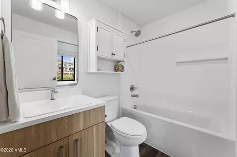 Bath - 91 Mount Hope Cir #D102, Eagle, CO 81631 photo 3 of 3
