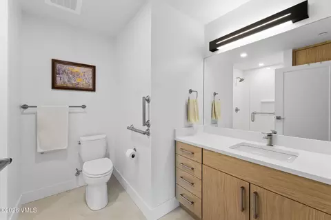 Bath - 91 Mount Hope Cir #D102, Eagle, CO 81631 photo 2 of 3