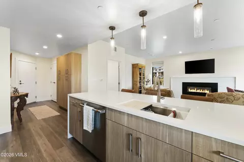 Kitchen - 91 Mount Hope Cir #D102, Eagle, CO 81631 photo 3 of 7