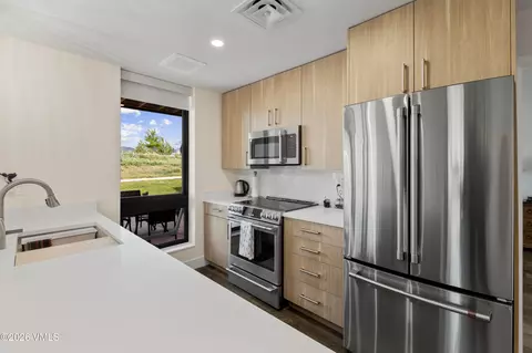 Kitchen - 91 Mount Hope Cir #D102, Eagle, CO 81631 photo 4 of 7