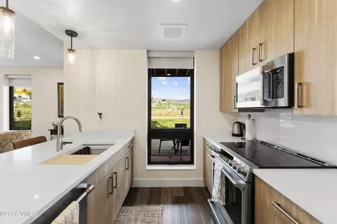 Kitchen - 91 Mount Hope Cir #D102, Eagle, CO 81631 photo 5 of 7