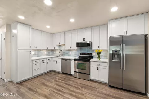 1050 W Beaver Crk # E304, Avon, CO 81620
