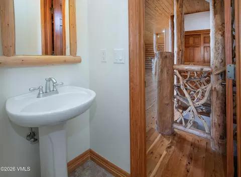 Bath - 38 Deer Trail Ct, Eagle, CO 81631 photo 4 of 10