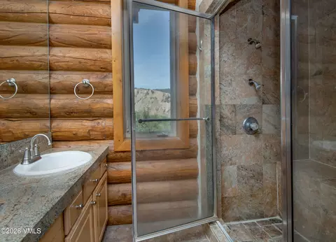 Bath - 38 Deer Trail Ct, Eagle, CO 81631 photo 3 of 10