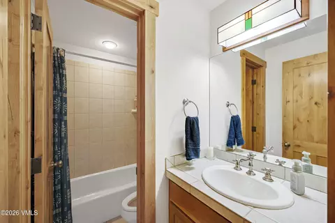 Bath - 51 Bunkhouse Pl, Eagle, CO 81631 photo 3 of 4