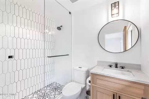 Bath - 784 Potato Patch Dr W, Vail, CO 81657 photo 5 of 7