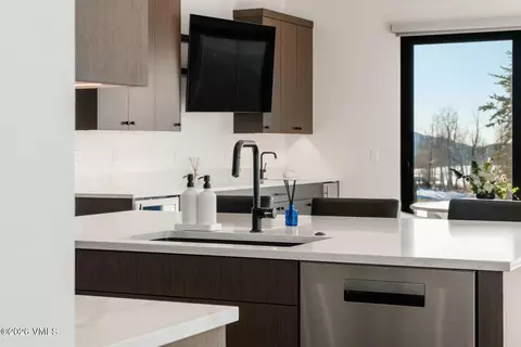 Kitchen - 145 Gore Trl, Edwards, CO 81632 photo 5 of 5