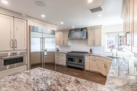 Kitchen - 1120 Village Rd #8, Beaver Creek, CO 81620 photo 4 of 8