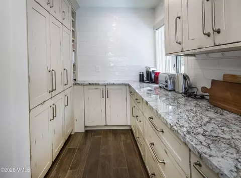 Kitchen - 1120 Village Rd #8, Beaver Creek, CO 81620 photo 7 of 8
