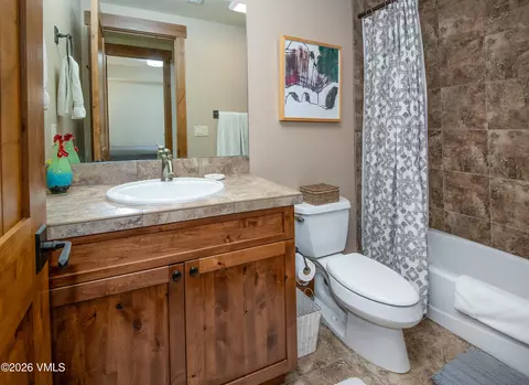 Bath - 330 Palmer Loop, Eagle, CO 81631 photo 2 of 8