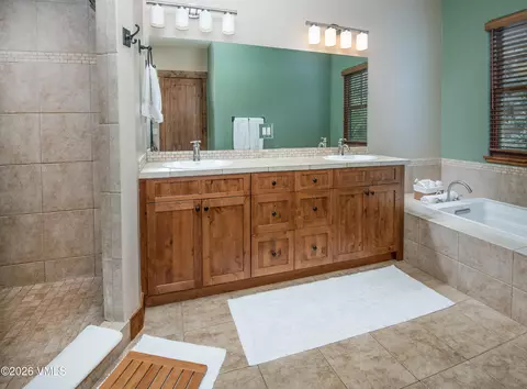Bath - 330 Palmer Loop, Eagle, CO 81631 photo 4 of 8