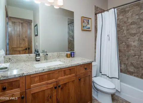 Bath - 330 Palmer Loop, Eagle, CO 81631 photo 3 of 8
