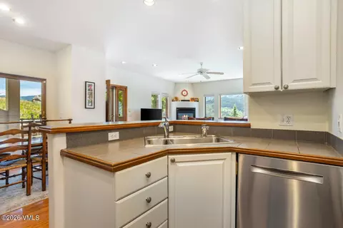 Kitchen - 751 Singletree Rd #3N, Edwards, CO 81632 photo 4 of 4