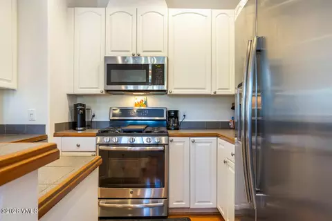 Kitchen - 751 Singletree Rd #3N, Edwards, CO 81632 photo 3 of 4