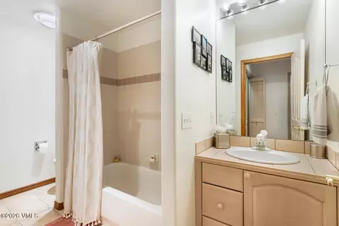 Bath - 751 Singletree Rd #3N, Edwards, CO 81632 photo 2 of 2
