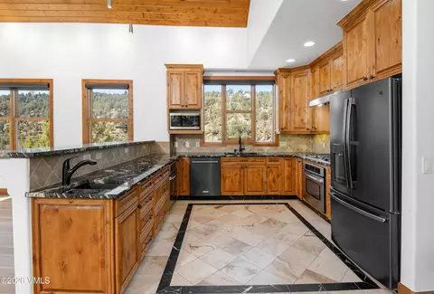 Kitchen - 416526 Eby Creek Rd, Eagle, CO 81631 photo 1 of 4