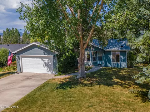 207 Navajo Rd, Gypsum, CO 81637
