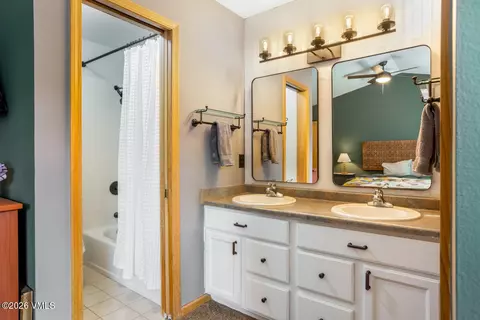 Bath - 87 Stonegate Cir, Edwards, CO 81632 photo 3 of 3
