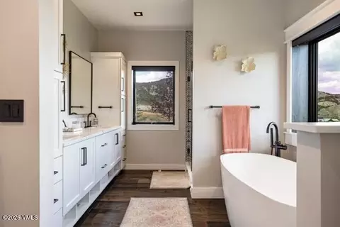 Bath - 878 Gray Rock Dr, Eagle, CO 81631 photo 4 of 8